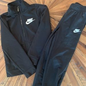 Boys size 7 Nike outfit